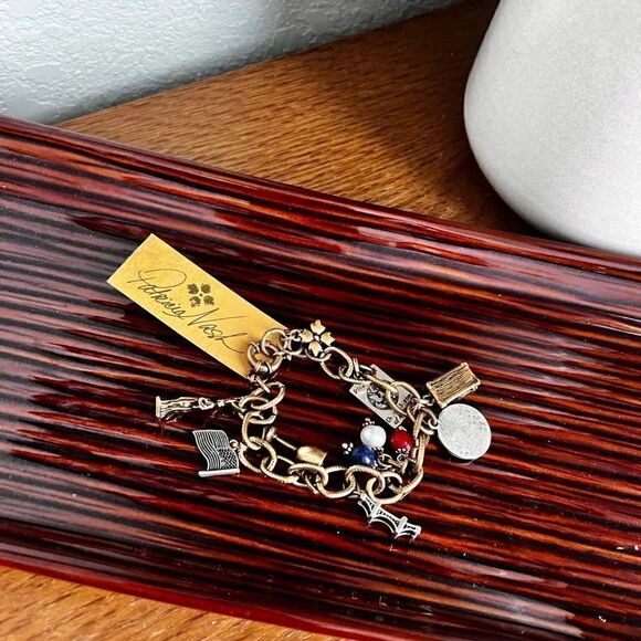 New Patricia Nash USA Charm Bracelet World Traveler #PNBR - Picture 2 of 5